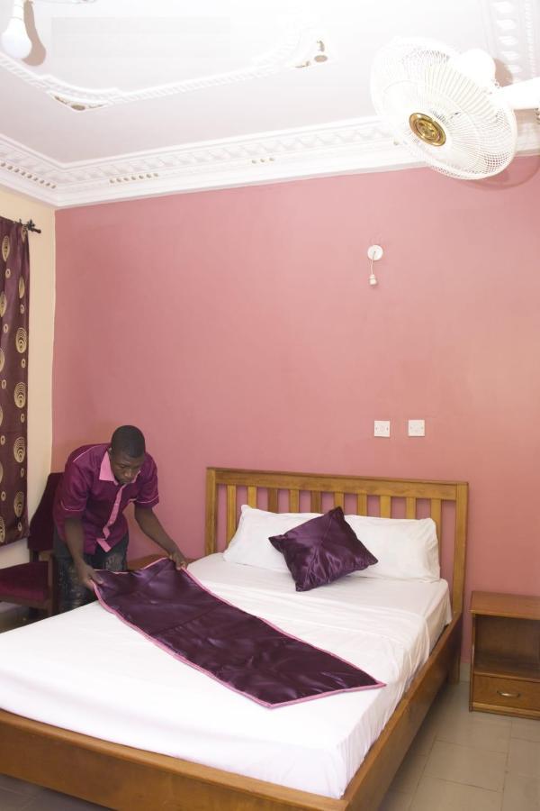 Britannia Hotel Cmr Yaoundé Zewnętrze zdjęcie