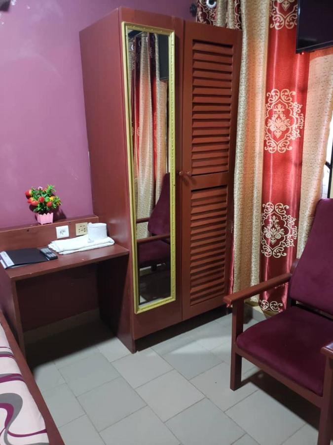 Britannia Hotel Cmr Yaoundé Zewnętrze zdjęcie